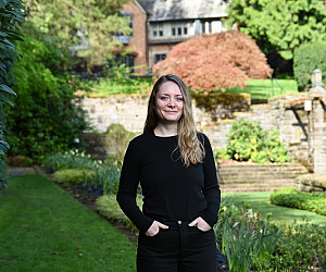 Benefits and Leaves Specialist Isi Shamborska