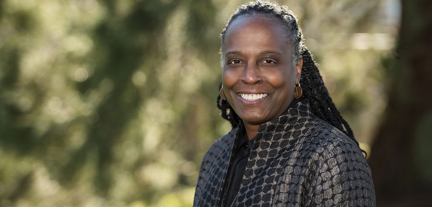 Dr. Robin Holmes-Sullivan