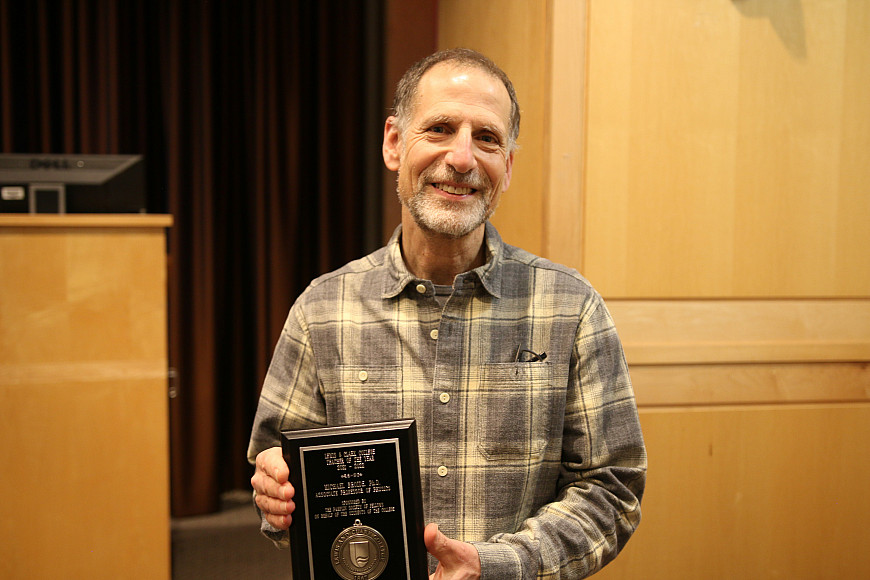 Associate Professor of Physics Michael Broide