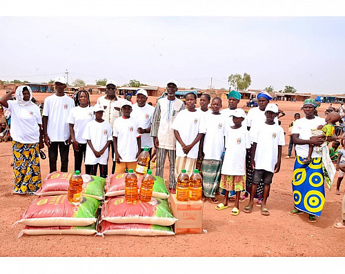 To encourage participation and to help address participants' food insecurities, the project provided each participant with 25 kg of rice ...